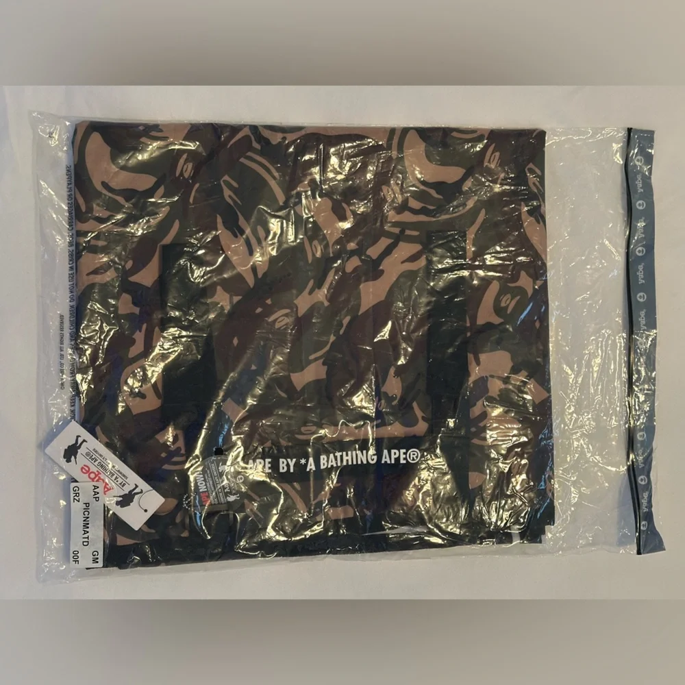 NEW Aape By *A Bathing Ape Picnic Mat - Picture 7 of 8